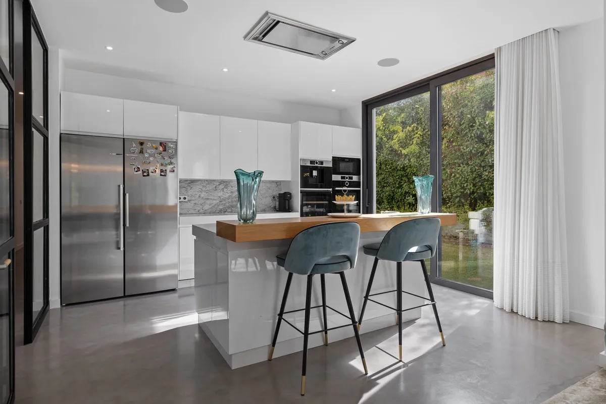 ae195914-505e-4325-a1d2-dcf76008d1a4