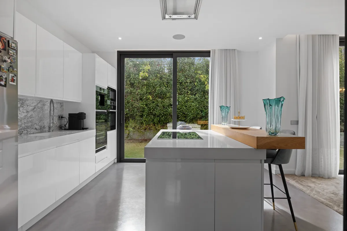 af445774-5b5c-4ee1-bbb4-816a40452910