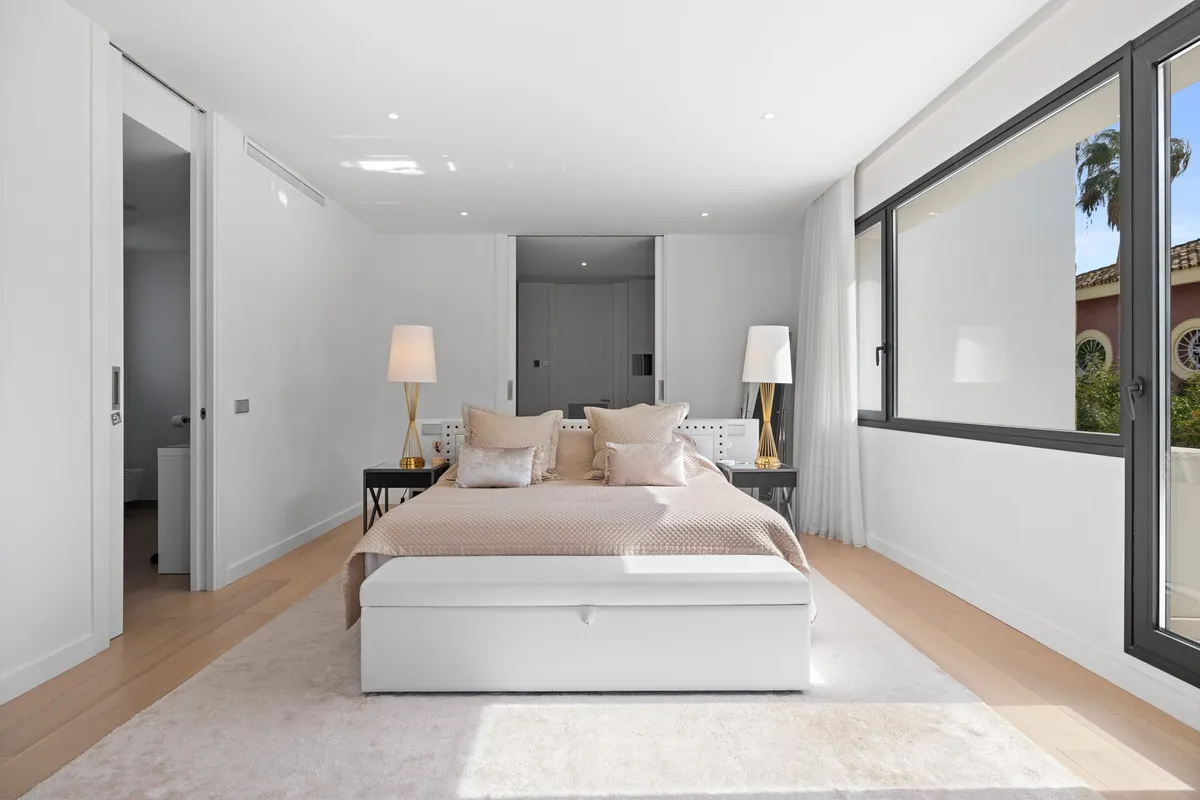 cb8d94f3-9dab-4834-a828-d57fc29995a1