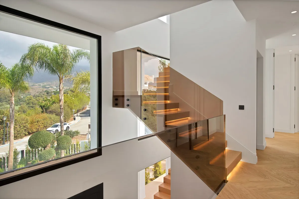 325b1703-aaef-468e-94f0-5073f2d7e18e