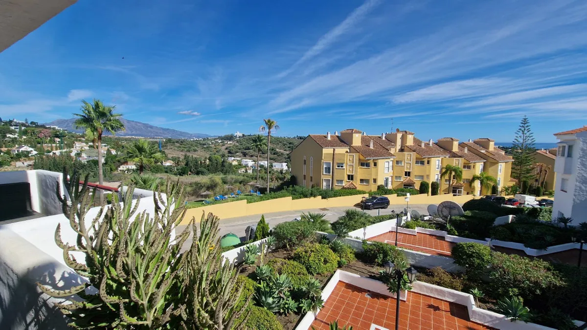 37db50c2-25c4-496a-a2d8-9d56ff6c8189