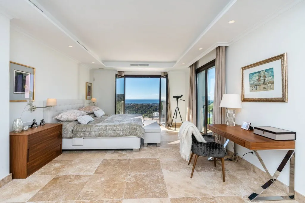 b707649f-463e-47dc-9f27-2859ac37259e