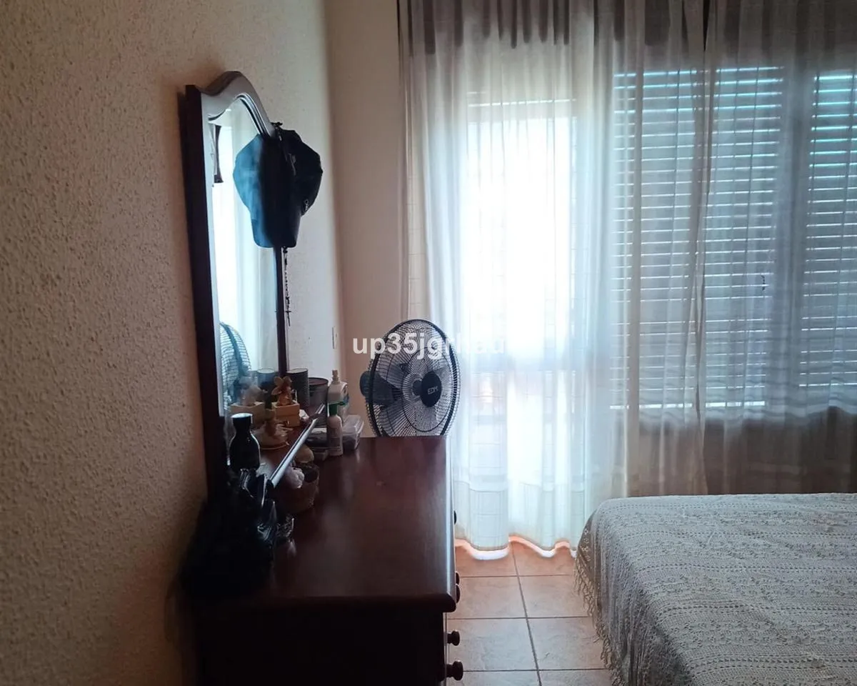 b451dd45-f491-4e0b-bd17-56bd9b0bcbc1