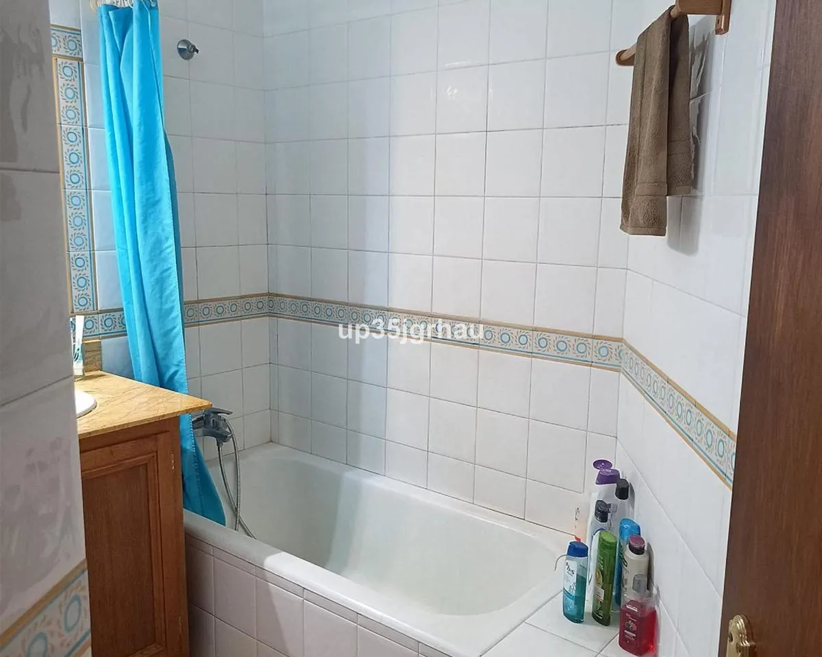 f885f0d6-90d3-46c7-a4f5-106ce13b36ce