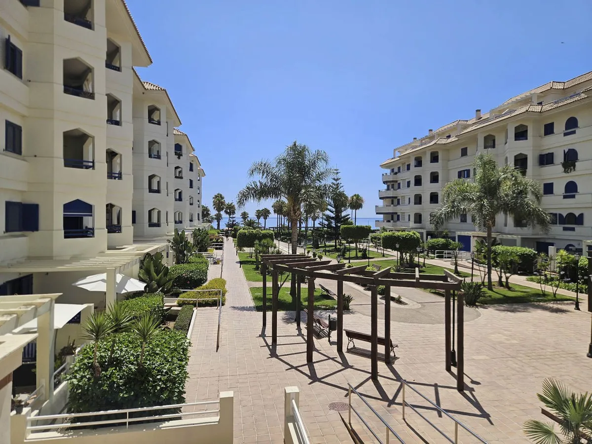 8dba0ce2-59a8-4fab-892e-7c23d7750e8d