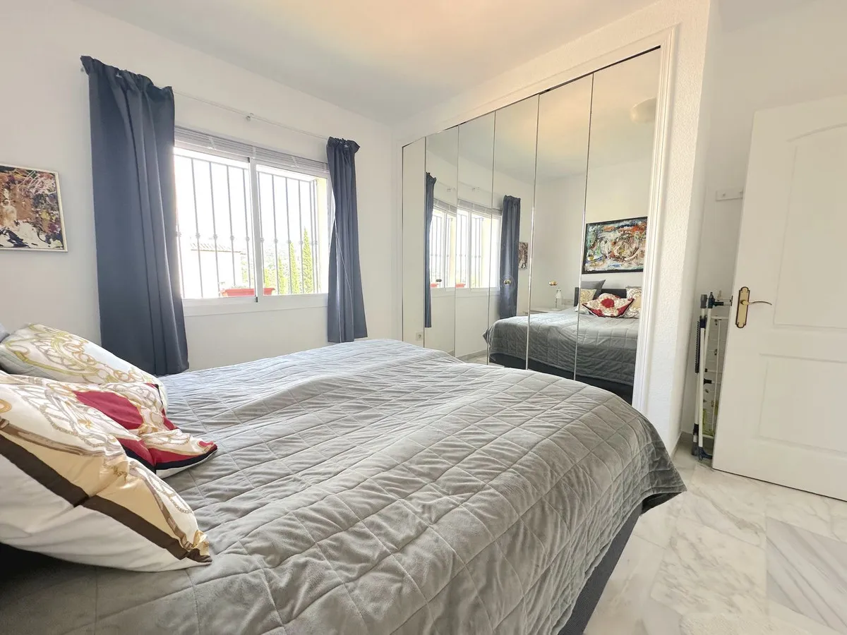 379ff4e7-aff1-46d3-90c6-48920d670552