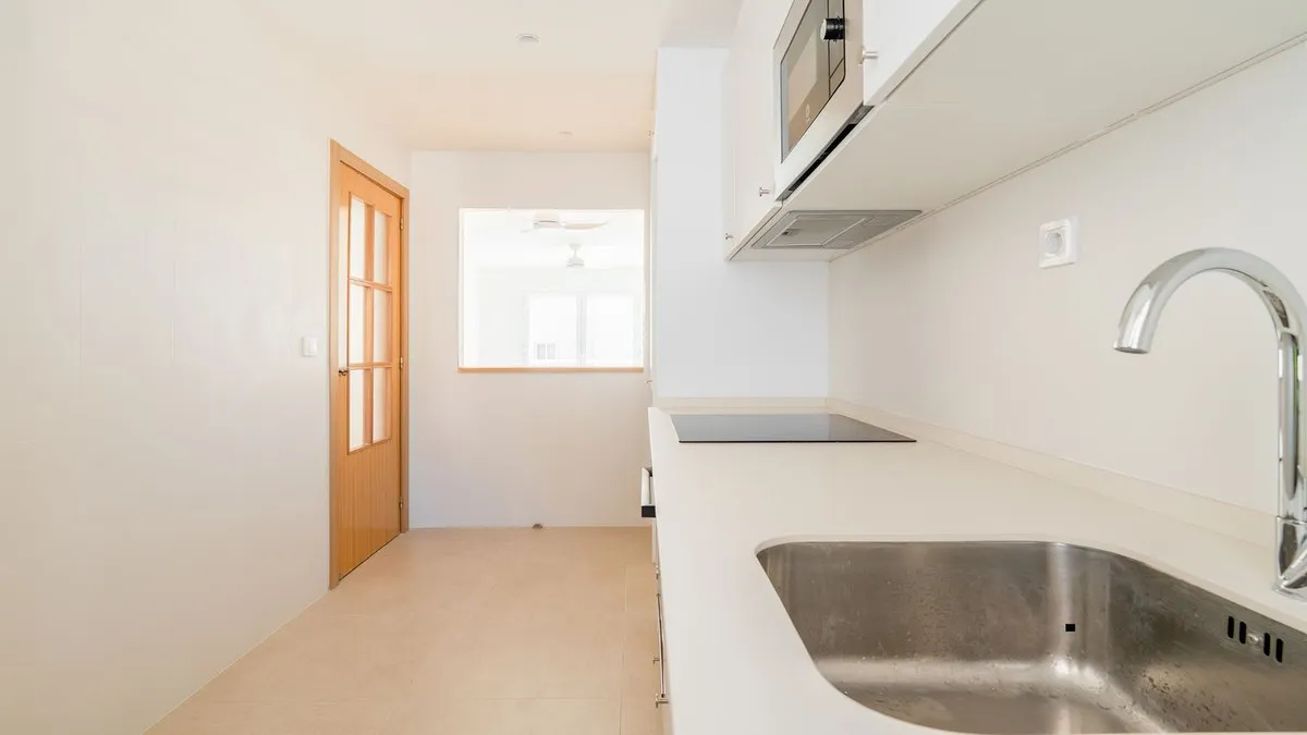 e2774ebf-fd7a-4fd9-b358-224a450db744