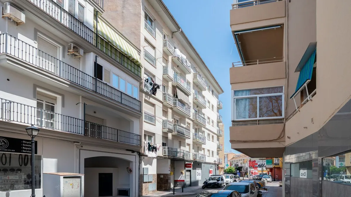 f813fb27-f6ad-42b4-8350-9da849e3cec0