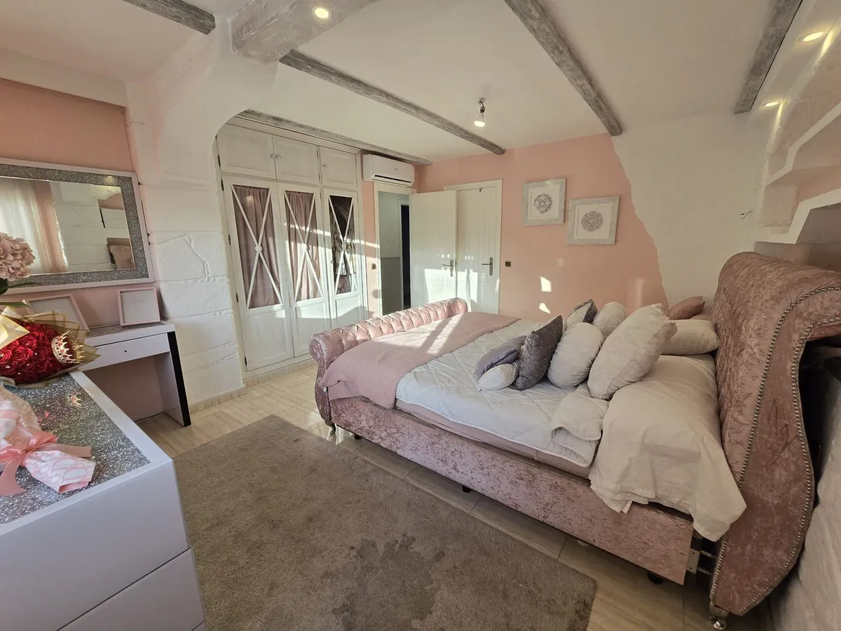 9ea4085f-6350-4fa3-9dd6-630334e499e7