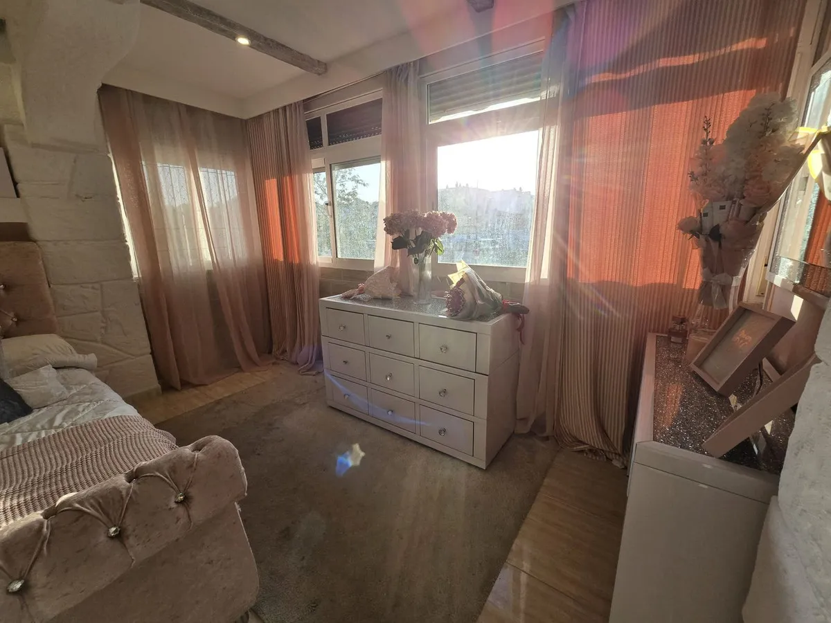 cb54d339-bbd9-41bb-8fd5-5cf340d55ffa