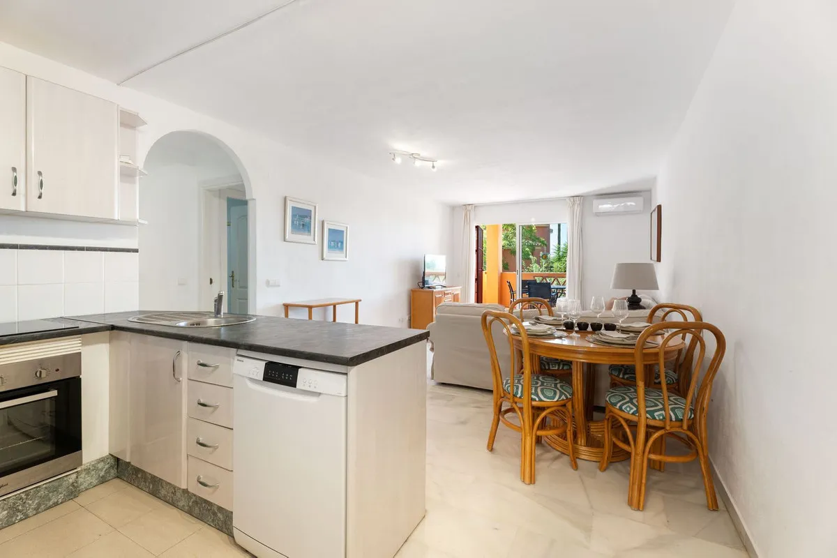 fe23e728-35b1-4af3-9319-3c5a838e5f52