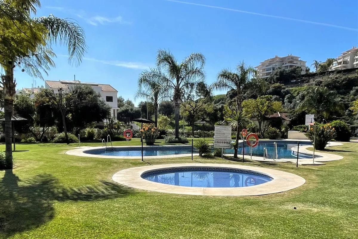 fefe5601-a042-4889-b021-866784ac1b26