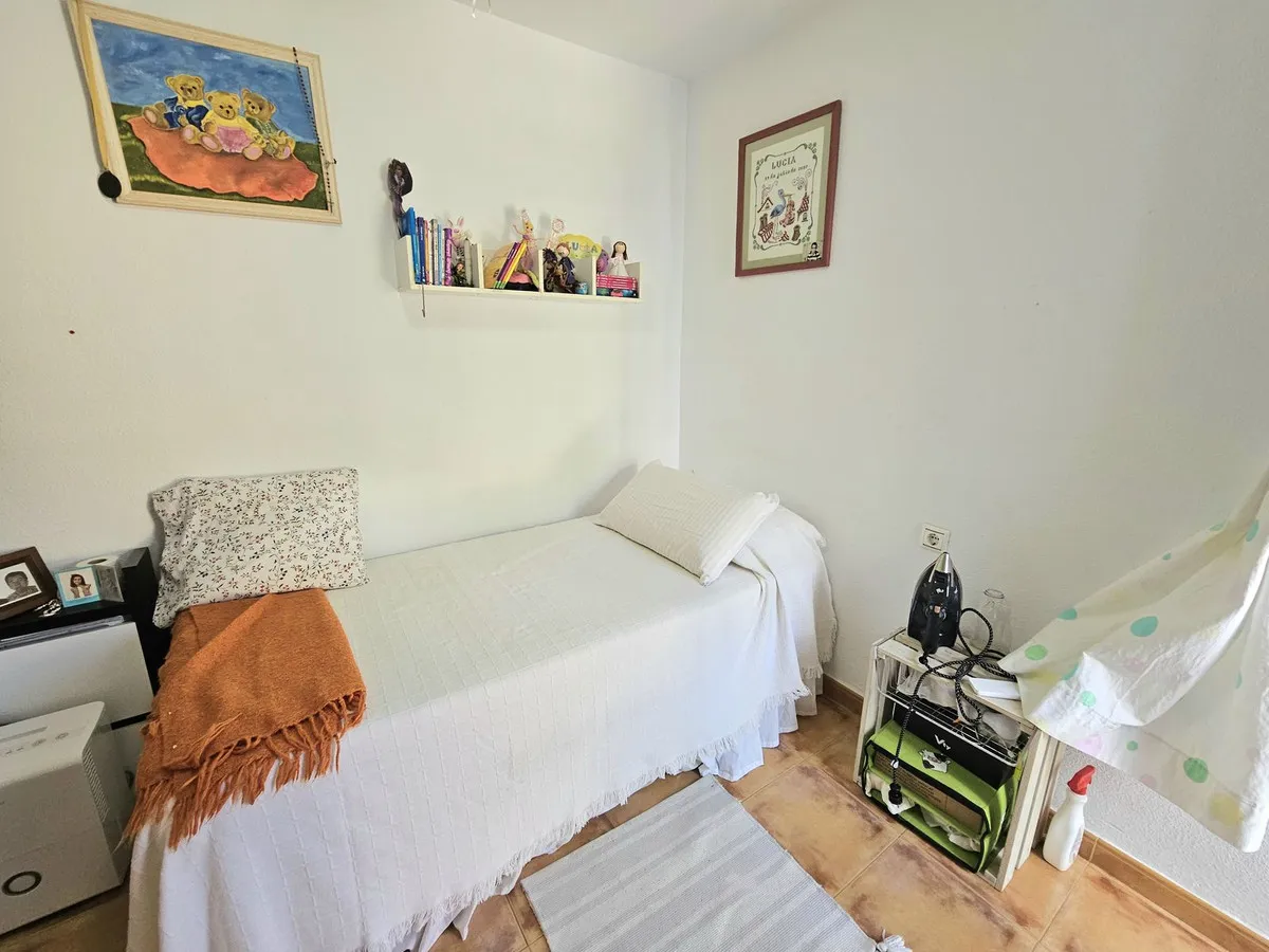 a676a570-7d63-4a2f-932c-9fc227124e1b