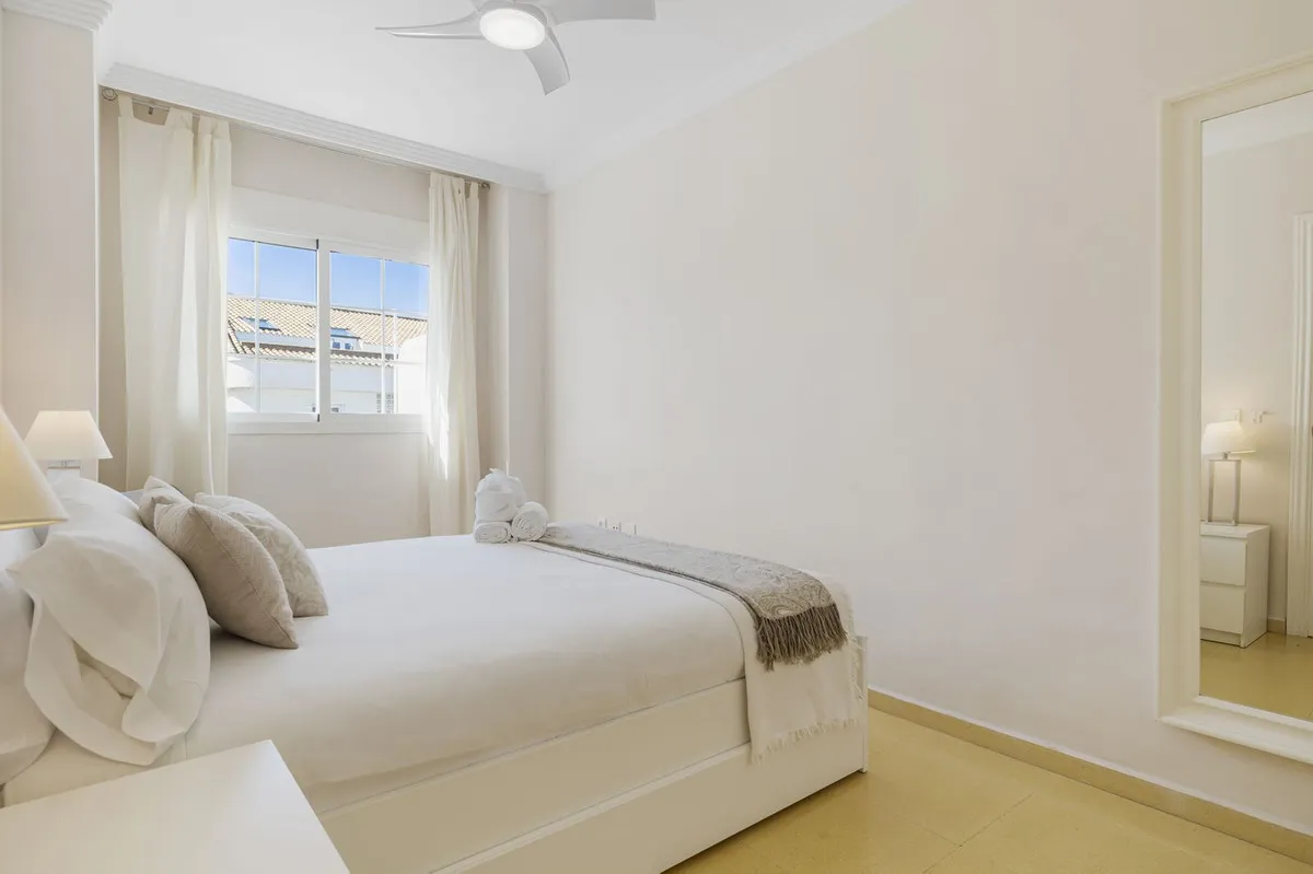 1ae61d9f-ff00-42e8-825a-4ee348b0d740