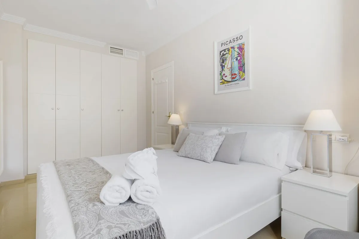 402d4ce7-a815-4ea2-ae0c-50f22205b27e