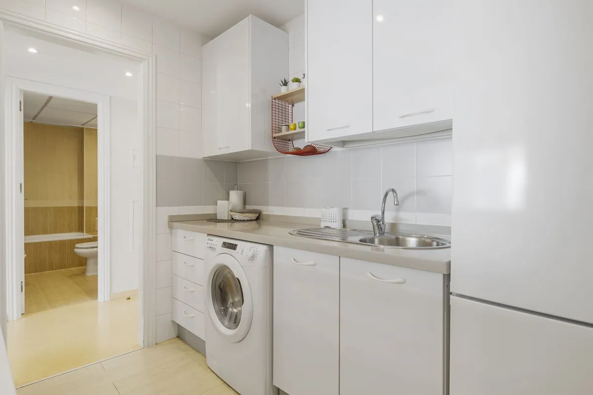 e9411c58-8365-414a-a9c9-5c867a295575