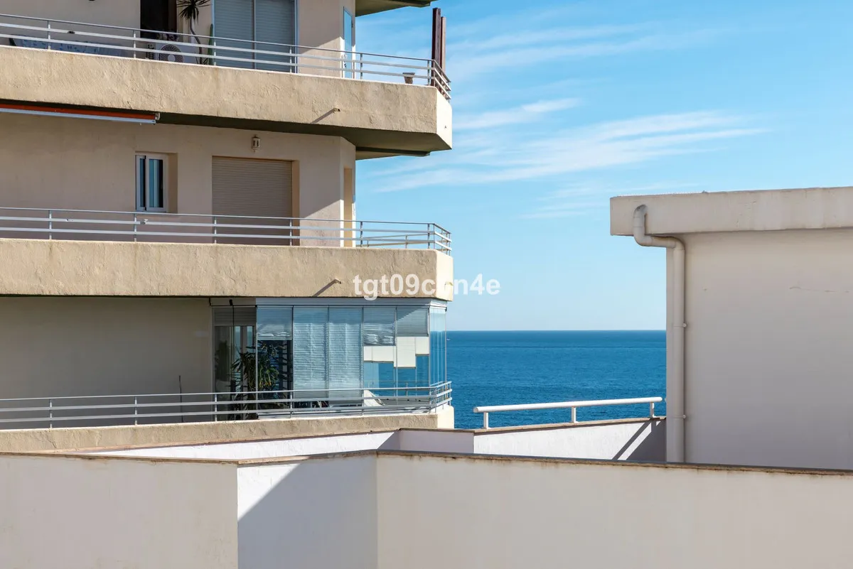 eb7eeabd-4061-461f-92f5-52e4a1f3f069