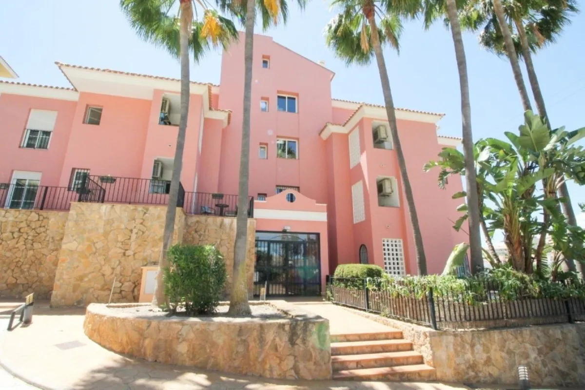 5a22082a-2a30-4cc3-aa39-1fd45d629ad2