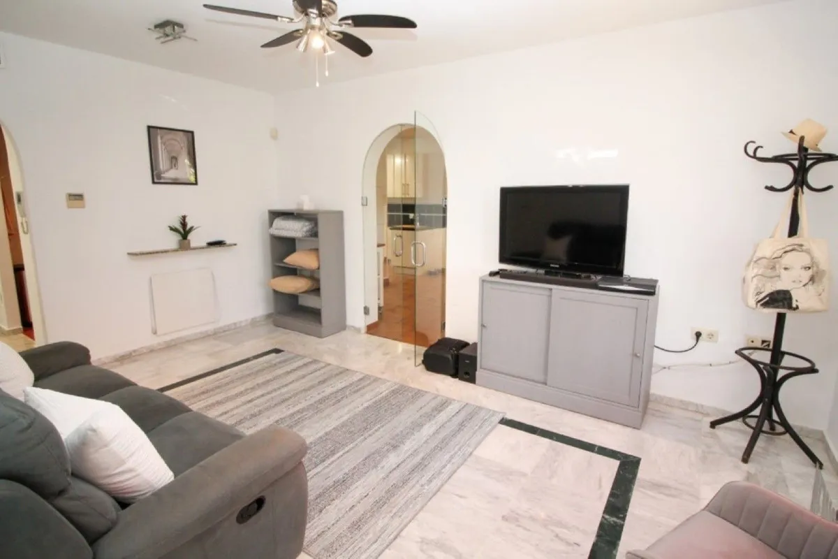 861031e5-afac-443c-a393-94506187cae3