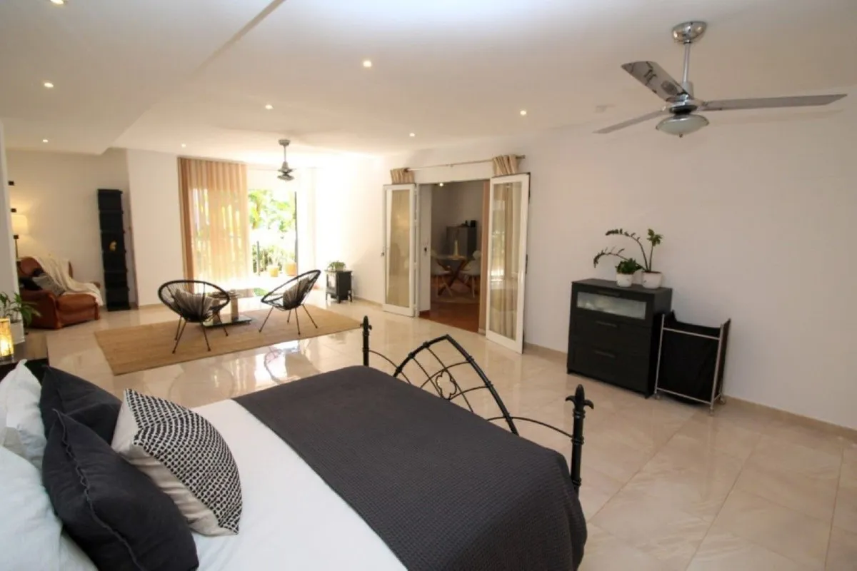 a4675149-1e5e-40e3-a736-5585d17fef2b