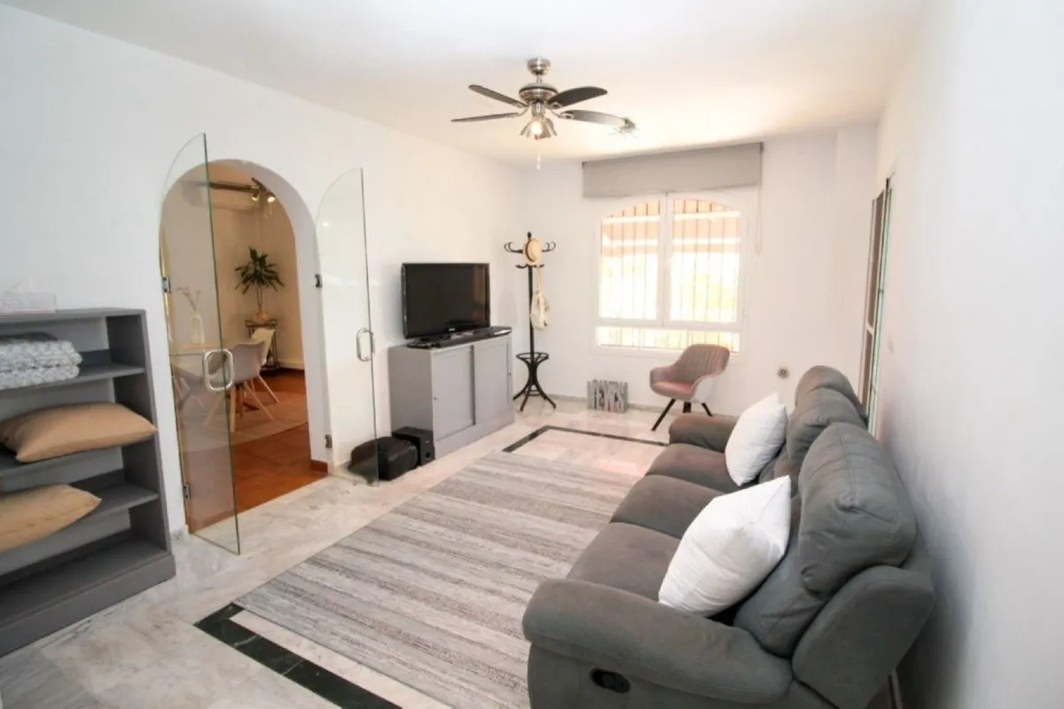 070c319d-c2b6-4cf5-9c48-f02a88421f76