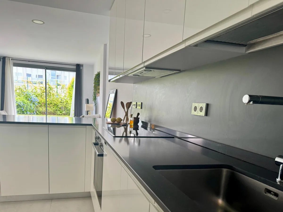 6199b76c-8b5a-4de2-acf9-6e580ac59058