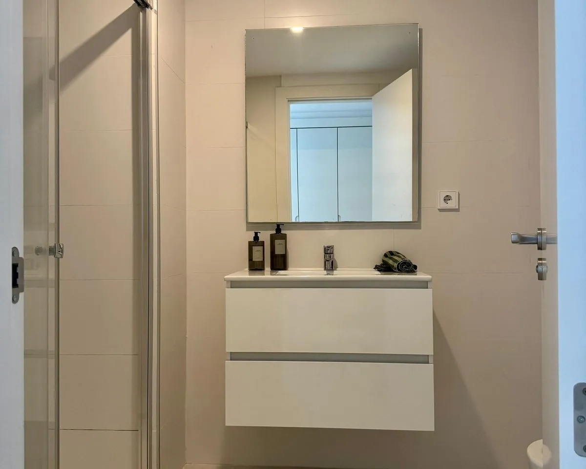 d4b7e2e9-cad0-4d2b-8ab0-435d6e226a81