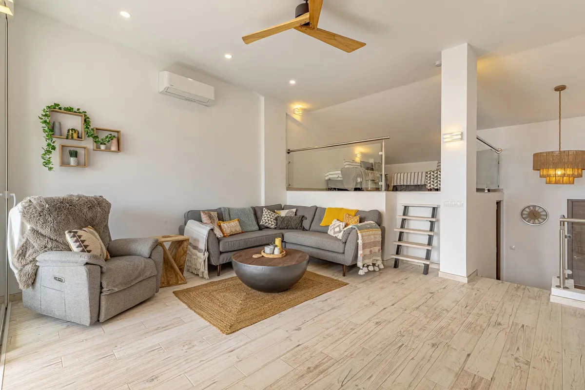 58dc4fdb-b2f4-4b9d-834e-a355aba8d9c1