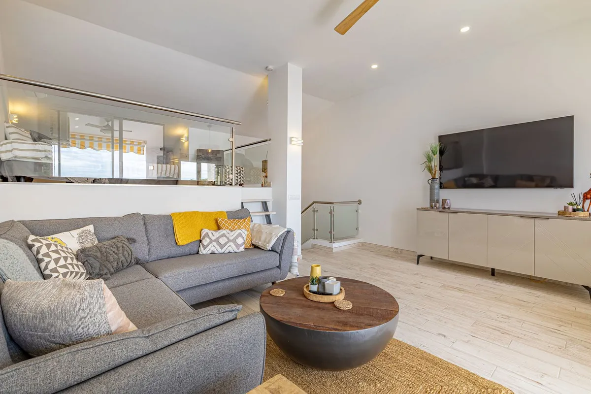 67d6fbfa-fa45-4187-92d0-900f7eb2b3e1