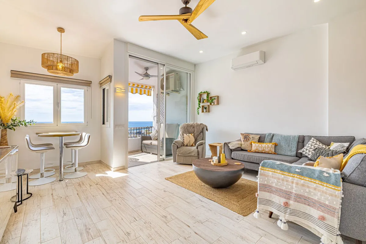 743e31f4-5f2b-4ad5-a97e-e1d813a29934