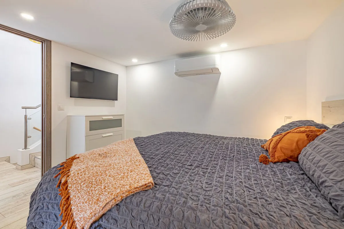 c765d8db-6cd4-420c-8e96-2256db81e364