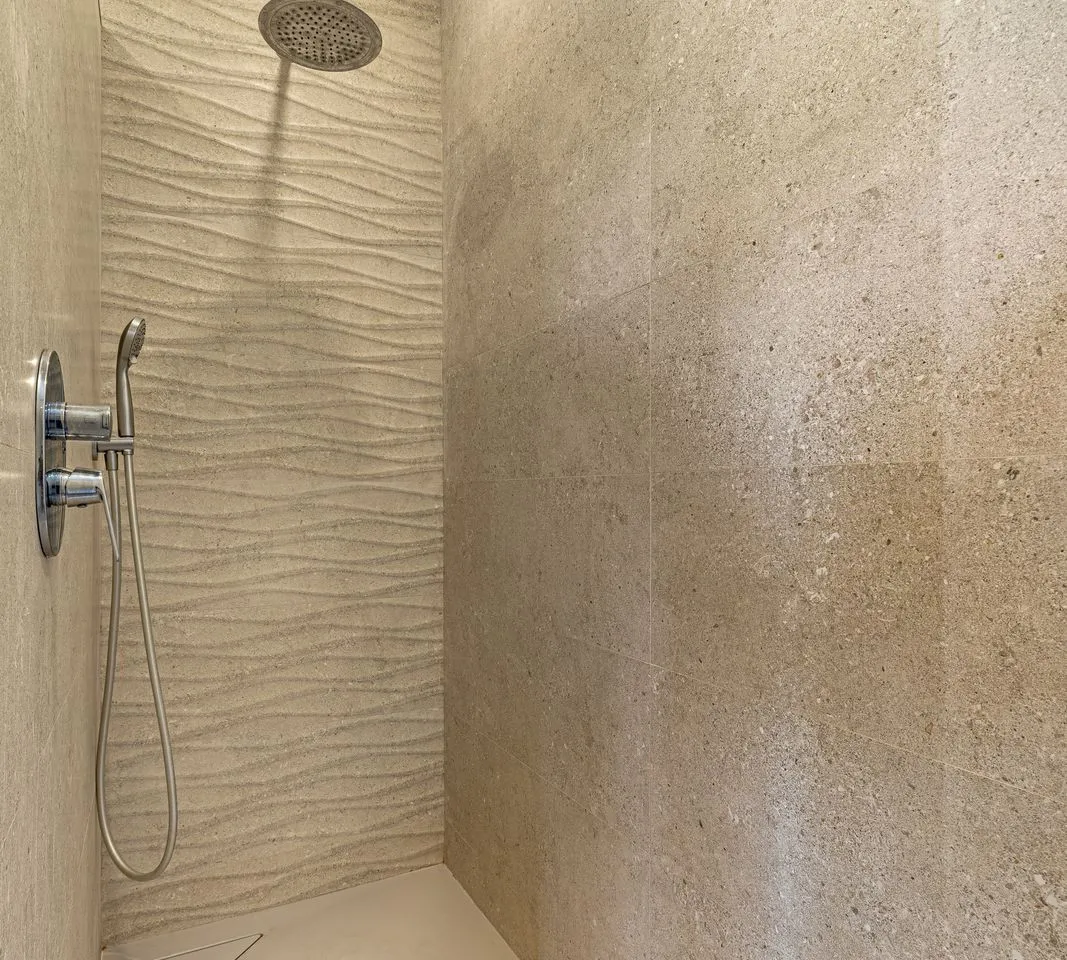 d40e135d-5a2c-4107-bbb3-906be942589e