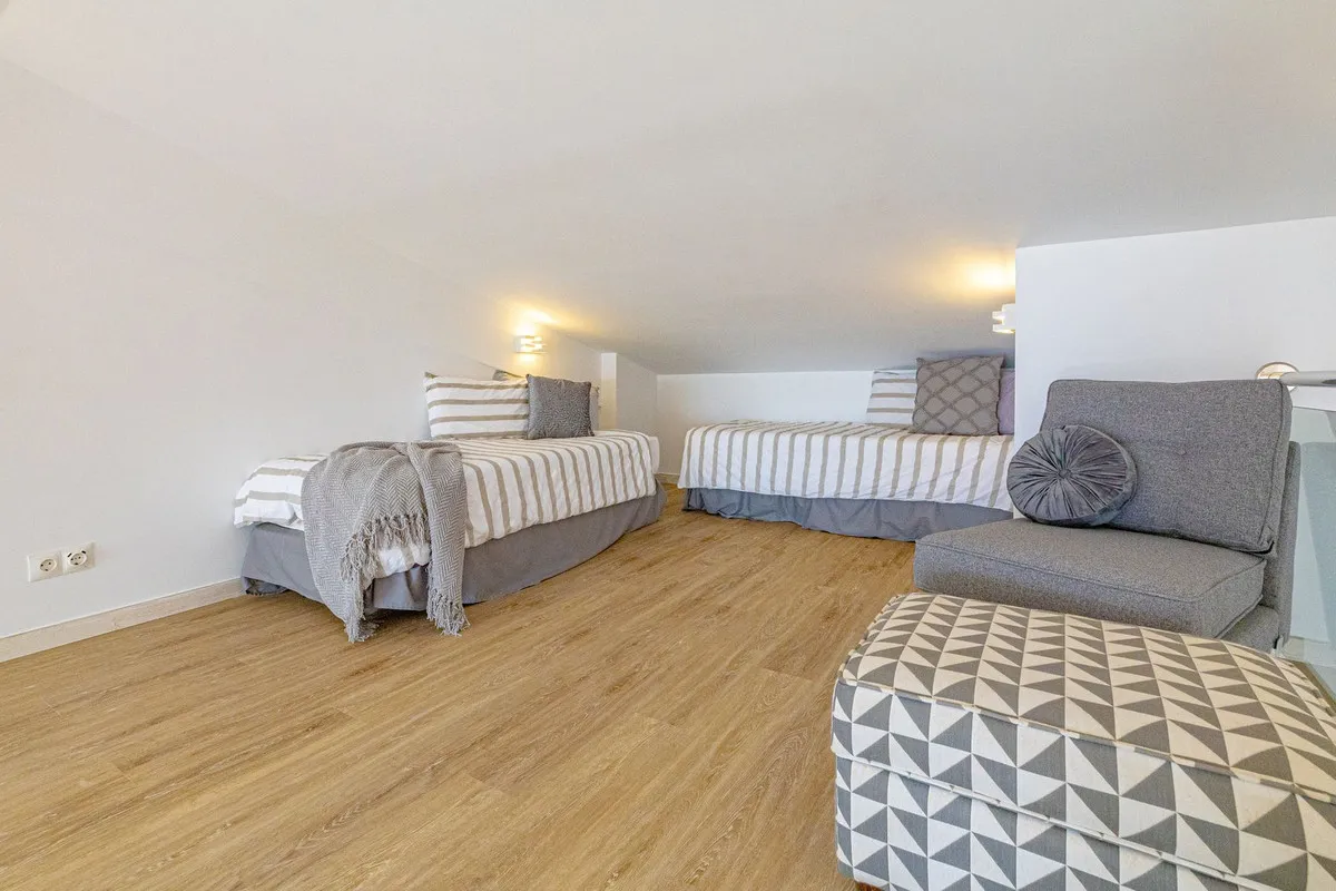 ff1c9fd4-a530-4a53-94de-3b1eb35659ca