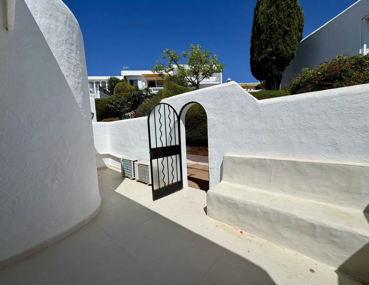 c8e3ebd8-3b7a-4ad6-b6fd-ac8e76e3c206