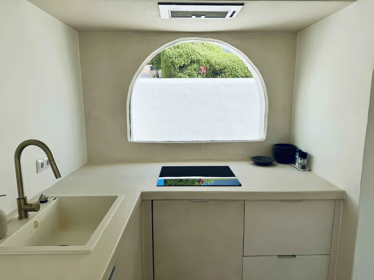 ffd14f51-814d-49c6-bc47-7d97d891b2f7