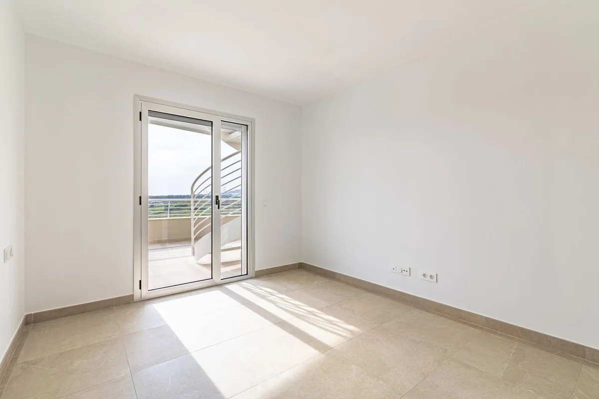 738dd3c5-d126-4161-853a-c3eacb7e93d4