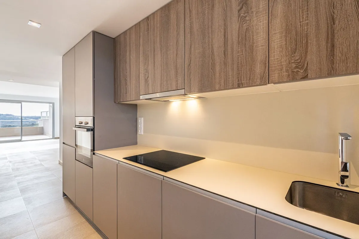 812d9a91-0fa9-4fab-8c3f-42e8b6a7fa1b