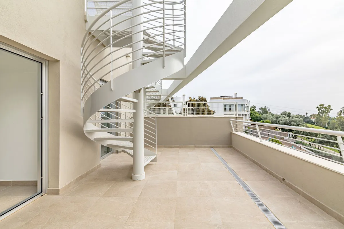 b9b47b2e-04da-4c28-bc96-12d1128a62ba