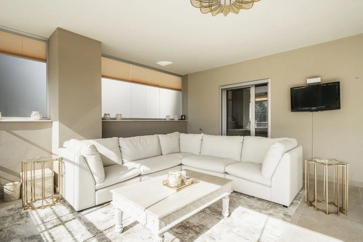 1eee2772-1bbe-4c37-b896-3b03ef1e6f04