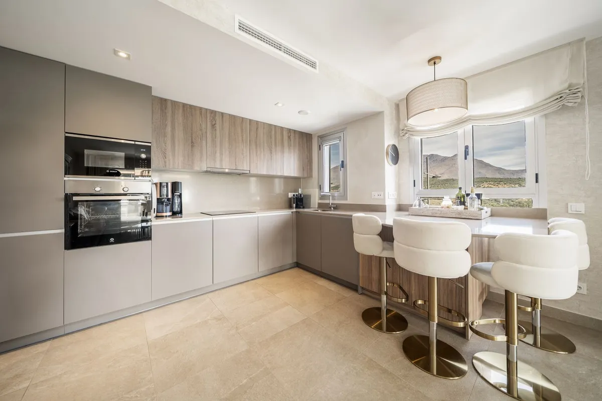 8580efa0-3b31-4bd3-a95e-f732eb241235