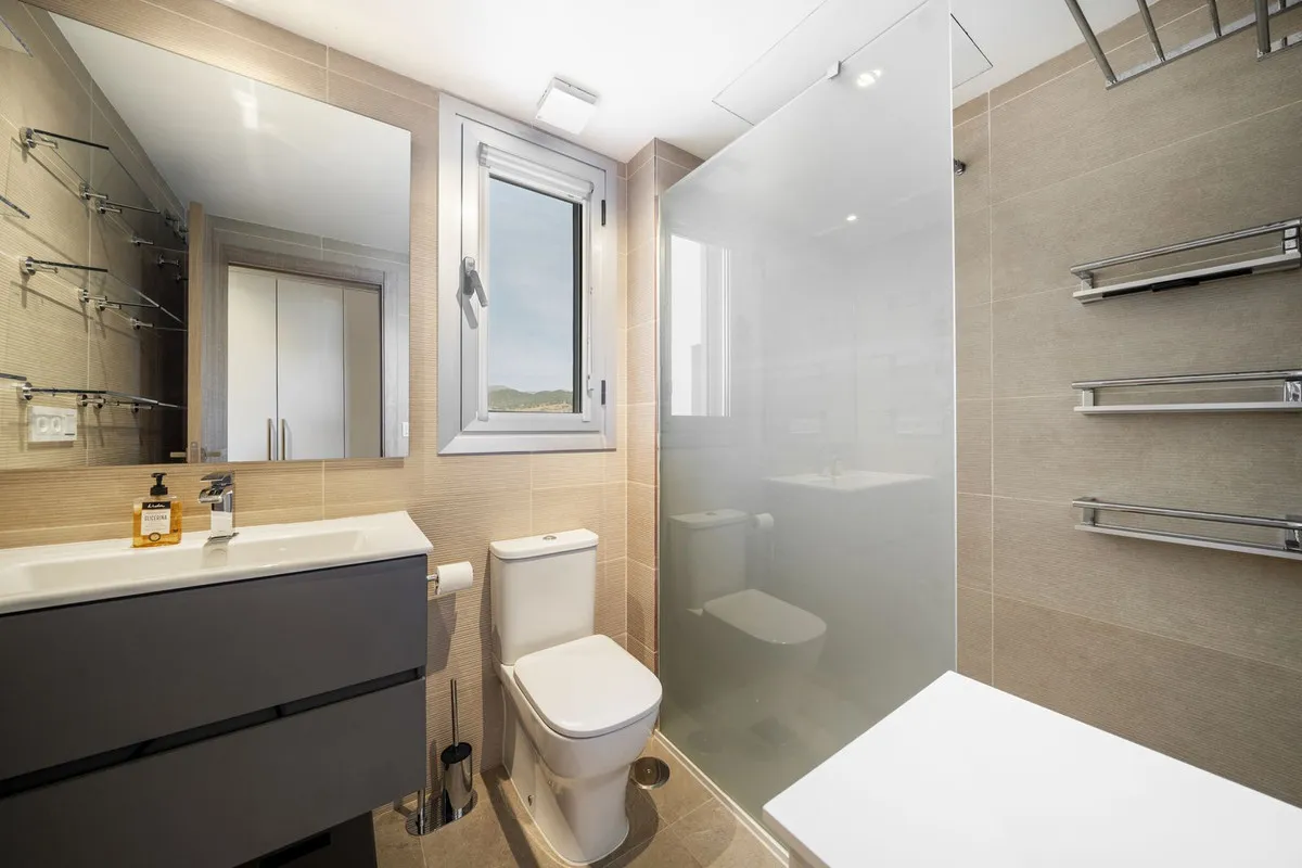 8ac05891-8c86-4f31-93f4-f2100920f085