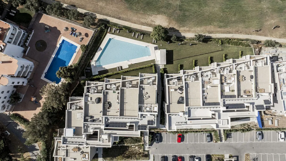 f6b0da47-7d1d-461e-a647-c649e2f5024f