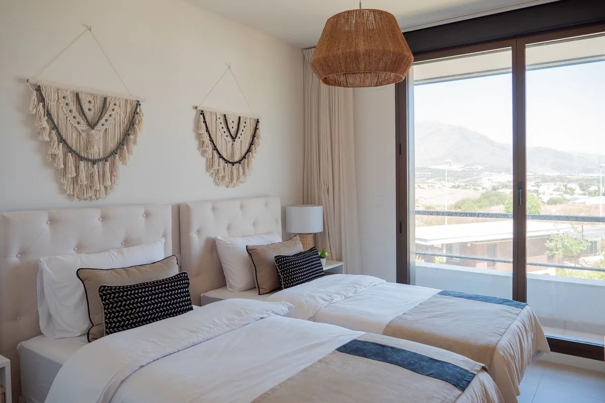 90242ca3-6191-4659-a876-67c937205f88