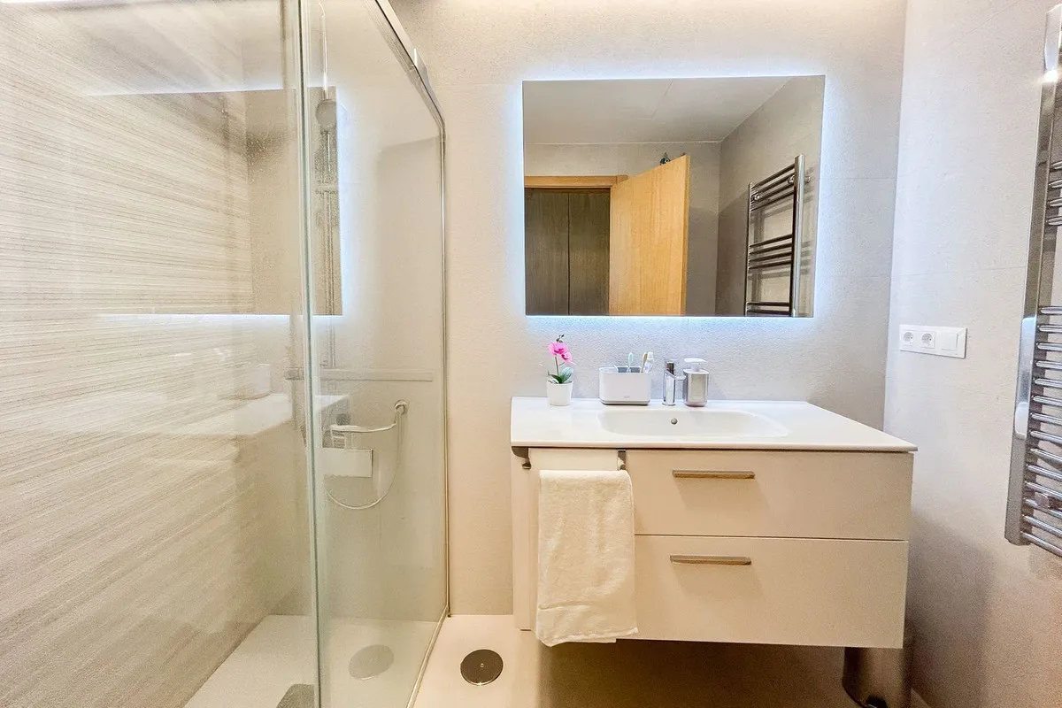 f0ce7222-2fc0-4b9e-a04a-85228543c842