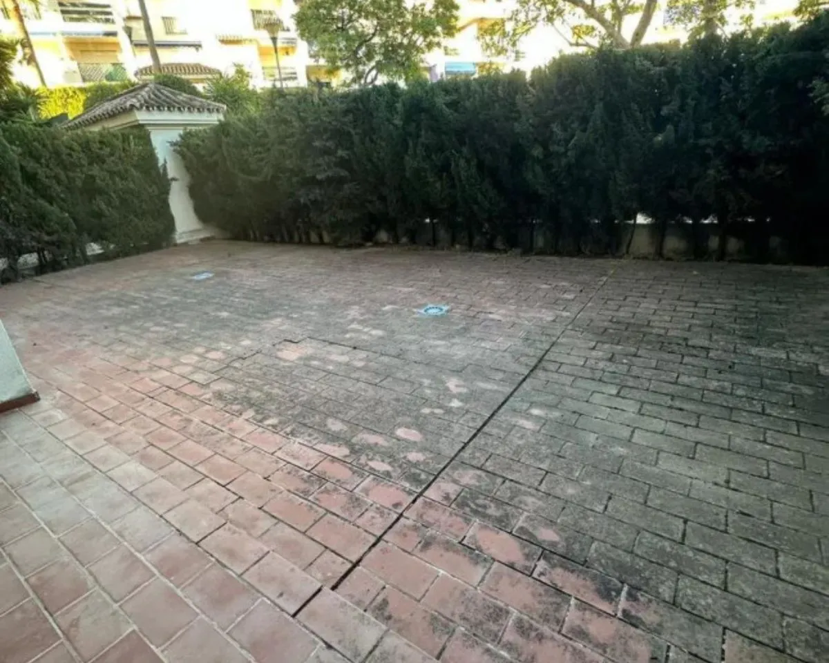 6b5a64ed-91cd-4b6e-8392-e75bde78e93b