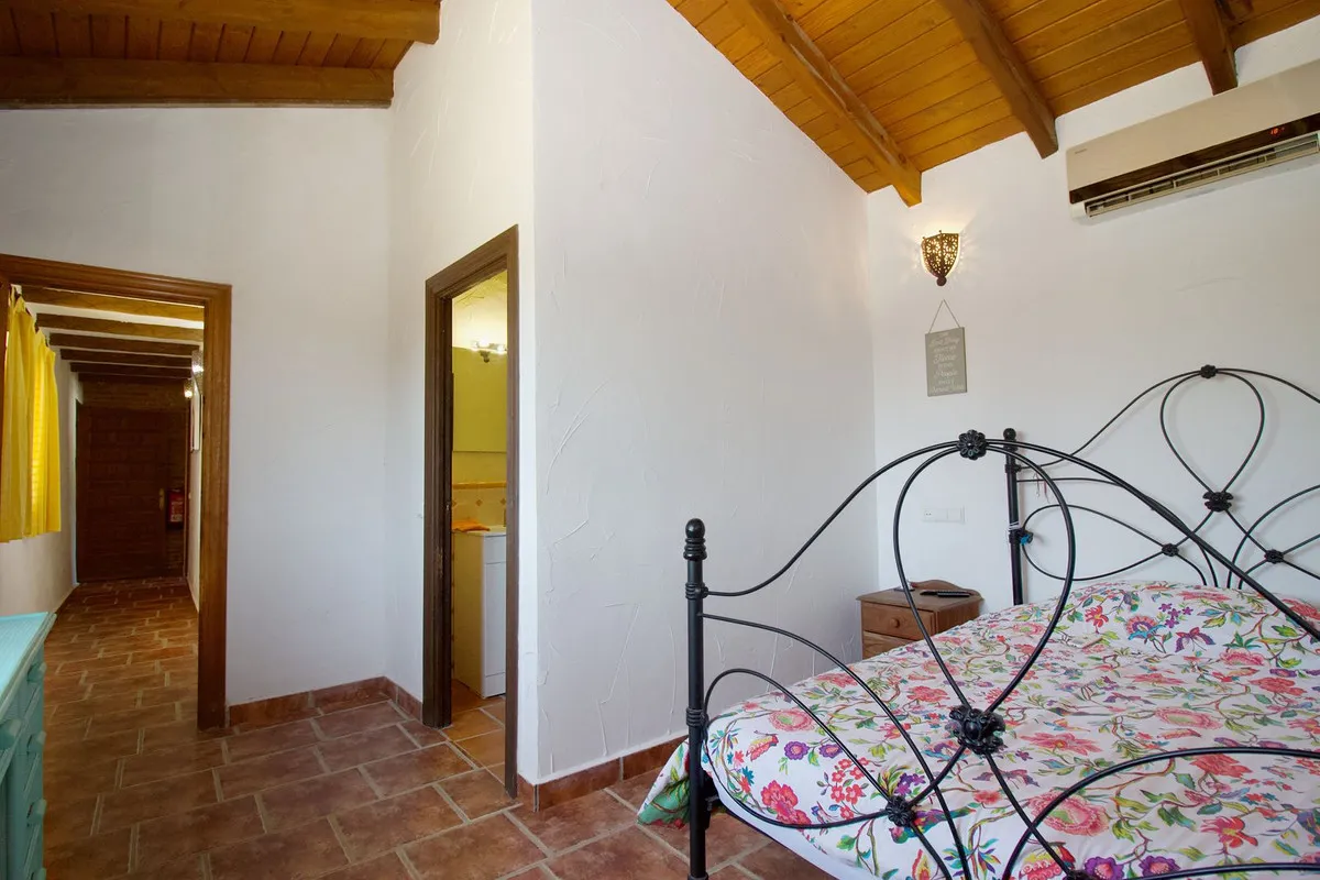 071c048b-ce33-4e07-9c6e-776ce5227c5c