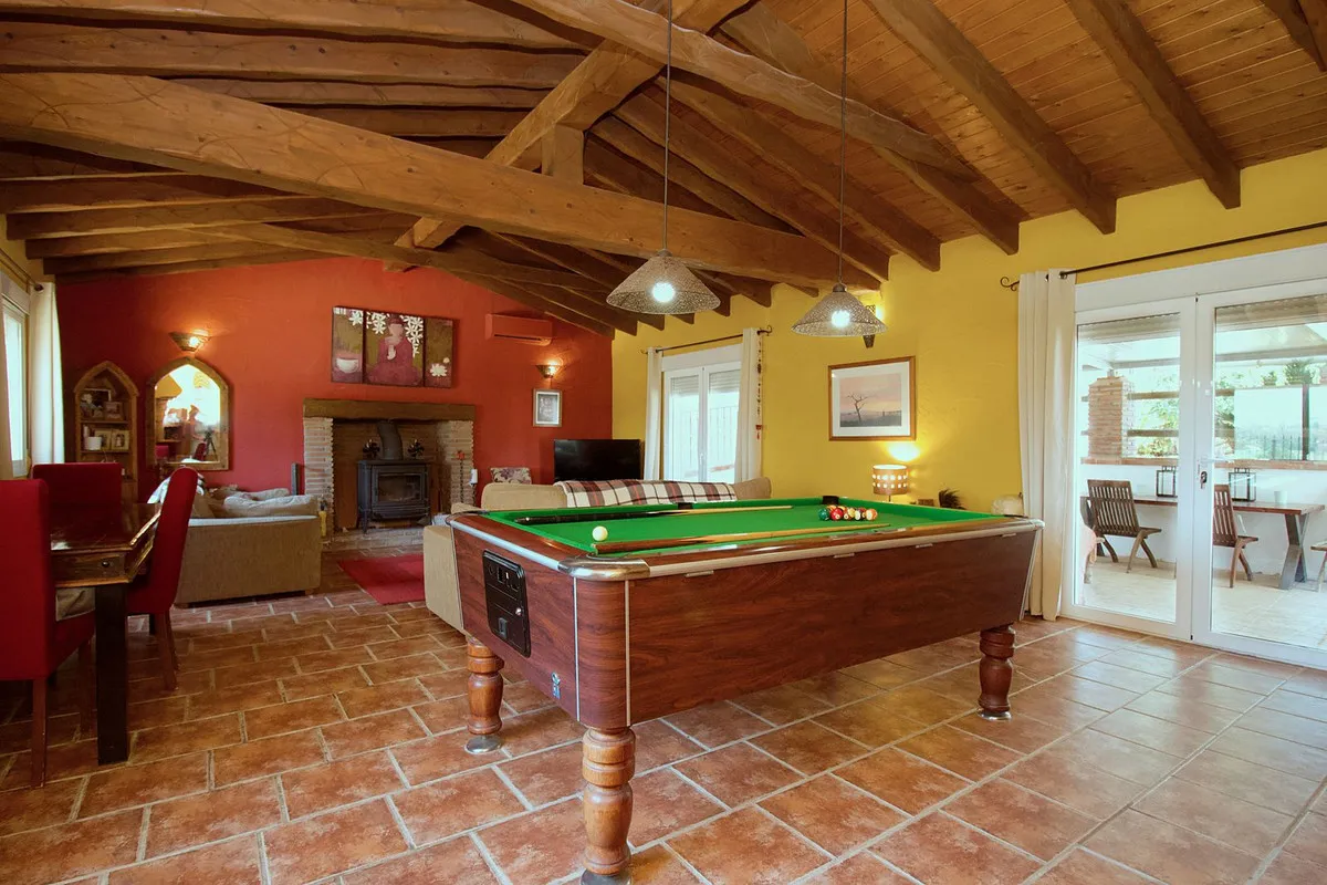 2e0a26f5-0450-4373-9294-e24cd046adff