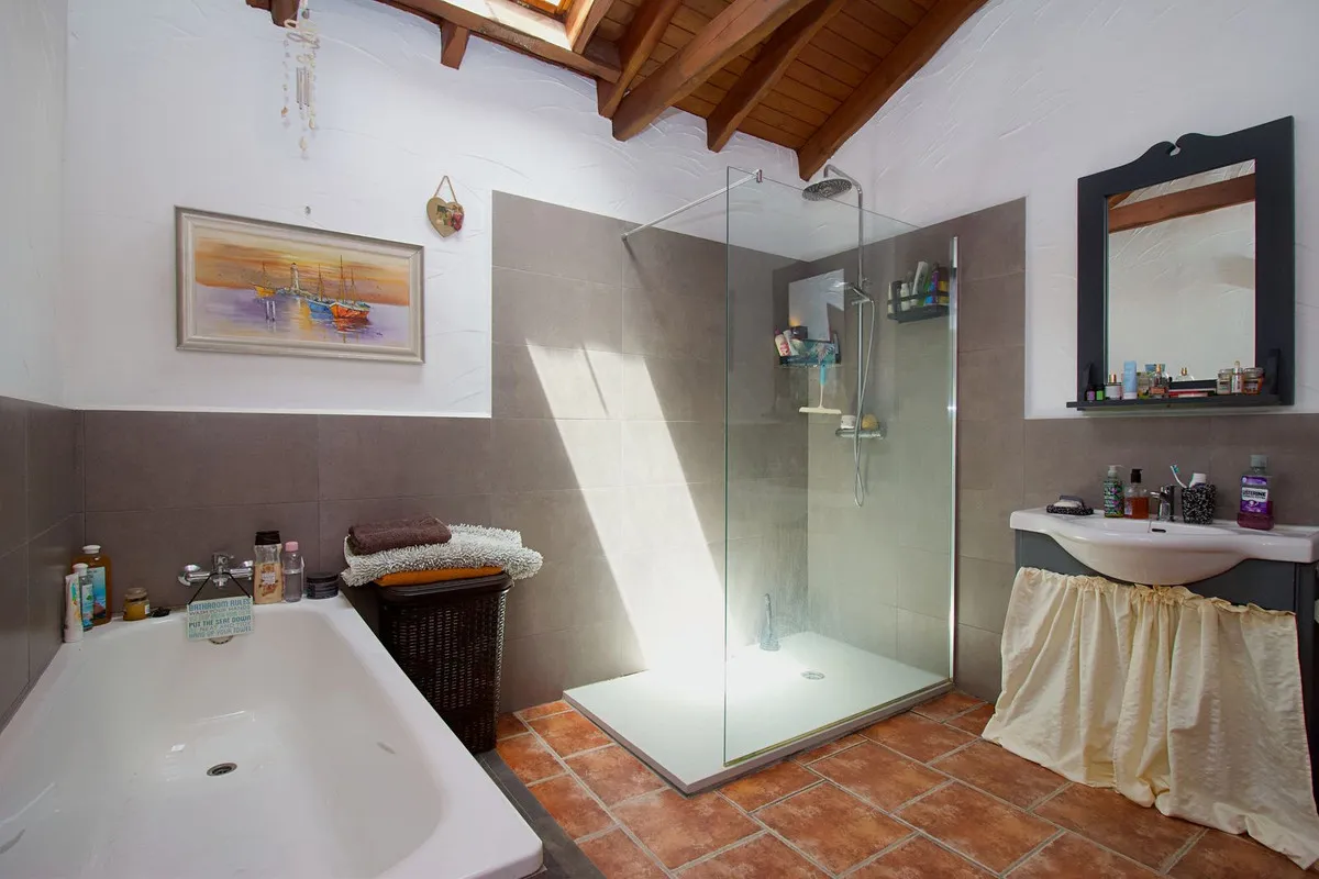 de389b5e-6440-4fe4-9bc8-7ec2bace930d