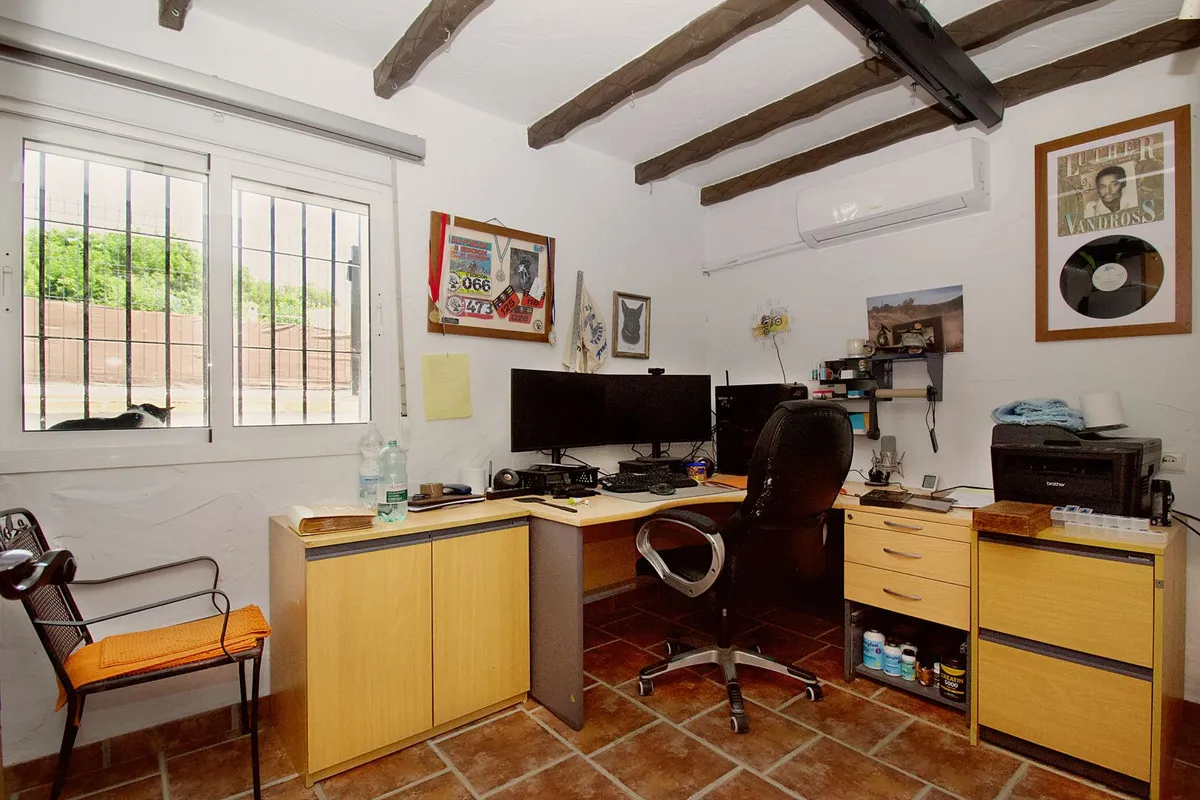 fcf6268d-227e-4d26-8891-8643a3985981