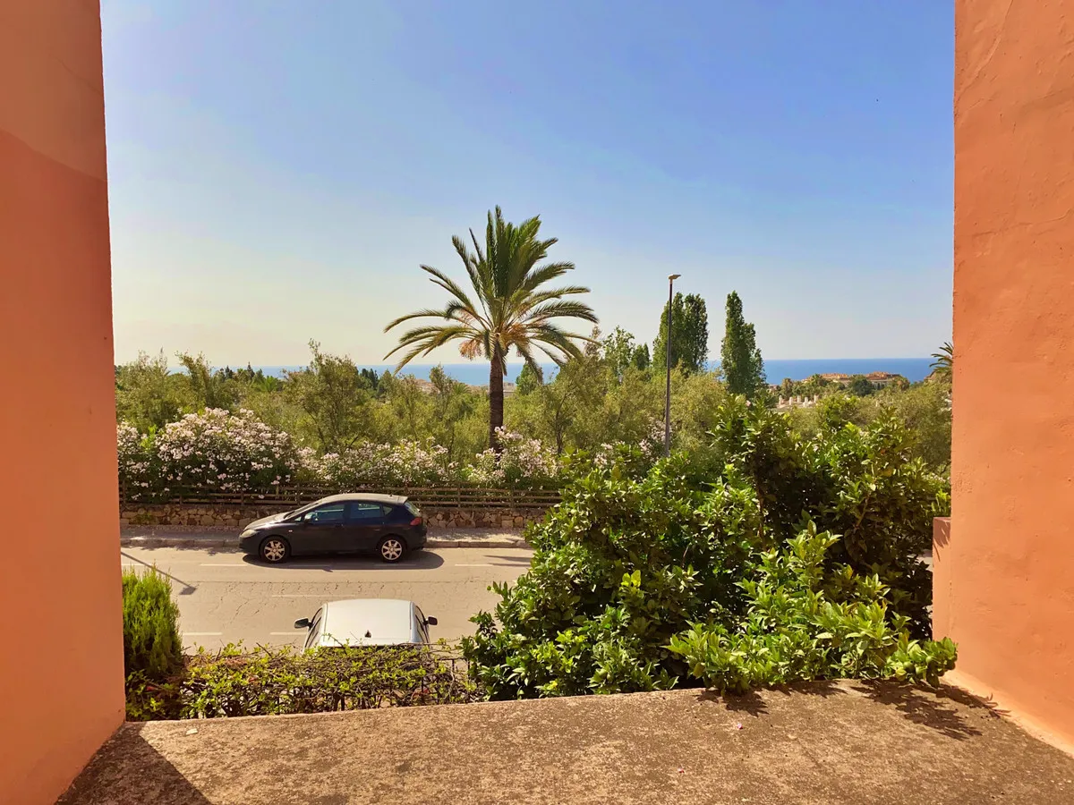 666c90ff-d493-496b-9347-0f462040c4c9